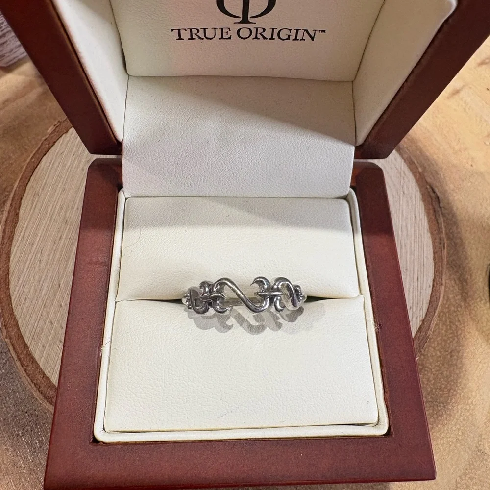 Wavy Silver Women's Ring🩶